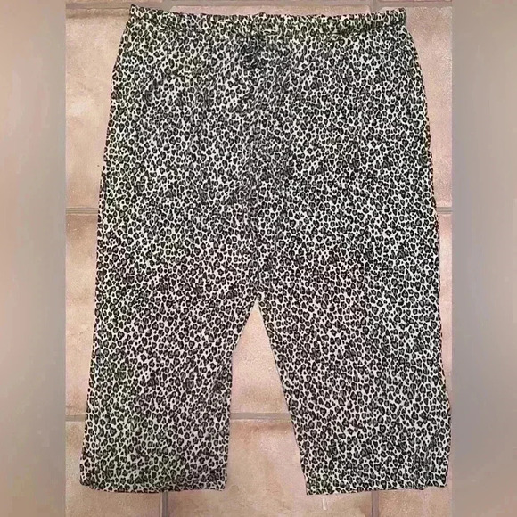 Anne Klein black and white leopard, short sleeve, 2 piece pajama set; size L - Picture 6 of 9